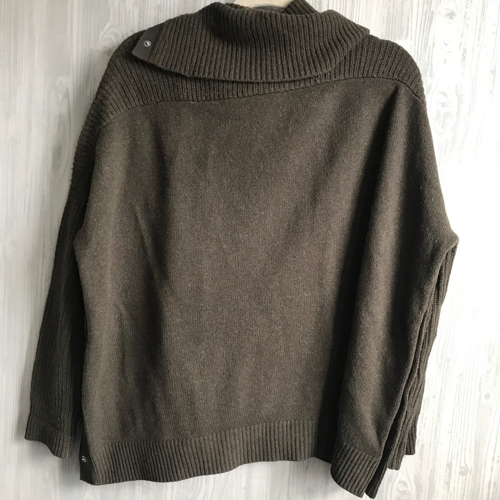Vince Ribbed Snap Turtleneck Sweater - Picture 5 of 6